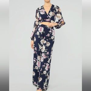 FashionNova two piece crop set sz large elastic band never worn NWT floral print
